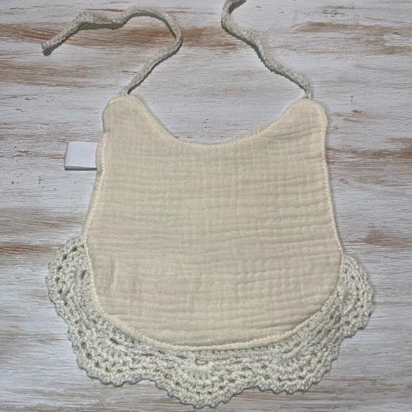 Baby’s girl vintage style handmade bib gauze crochet burp cloth handcrafted‎ - Picture 3 of 4